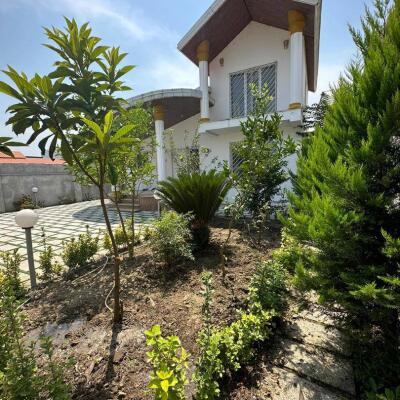 ویلا نیم پیلوت در آپادانا